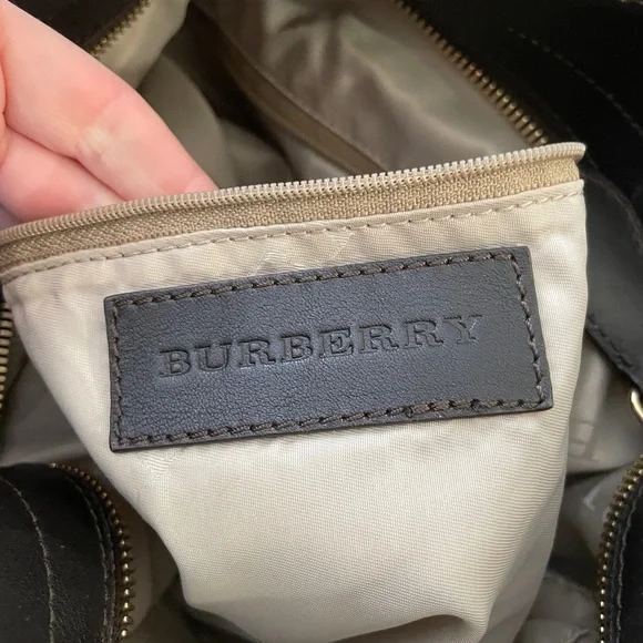 Vintage Burberry Hobo Crossbody - Picture 10 of 14